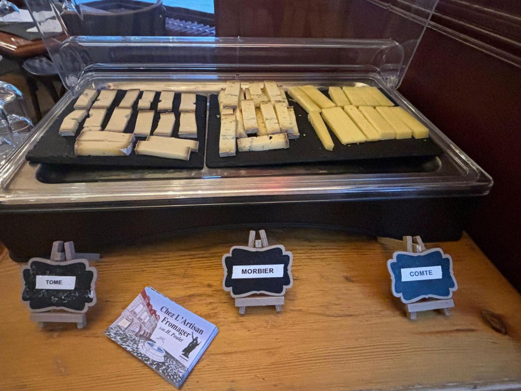 Hotel Terminus - Pizzeria Pizz'A Gogo - Salle De Sport - Face A La Gare Лон-ле-Сонье Экстерьер фото
