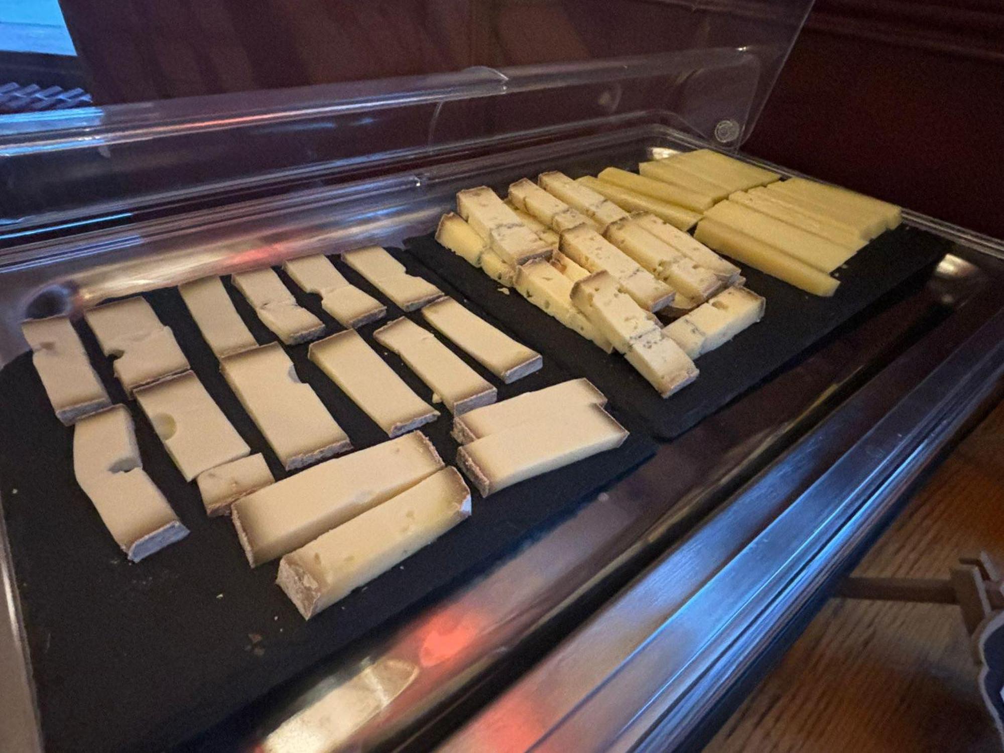 Hotel Terminus - Pizzeria Pizz'A Gogo - Salle De Sport - Face A La Gare Лон-ле-Сонье Экстерьер фото