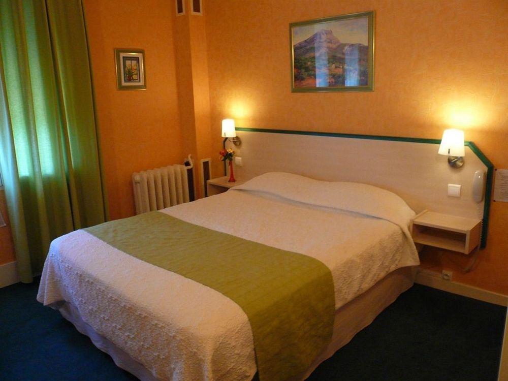 Hotel Terminus - Pizzeria Pizz'A Gogo - Salle De Sport - Face A La Gare Лон-ле-Сонье Экстерьер фото
