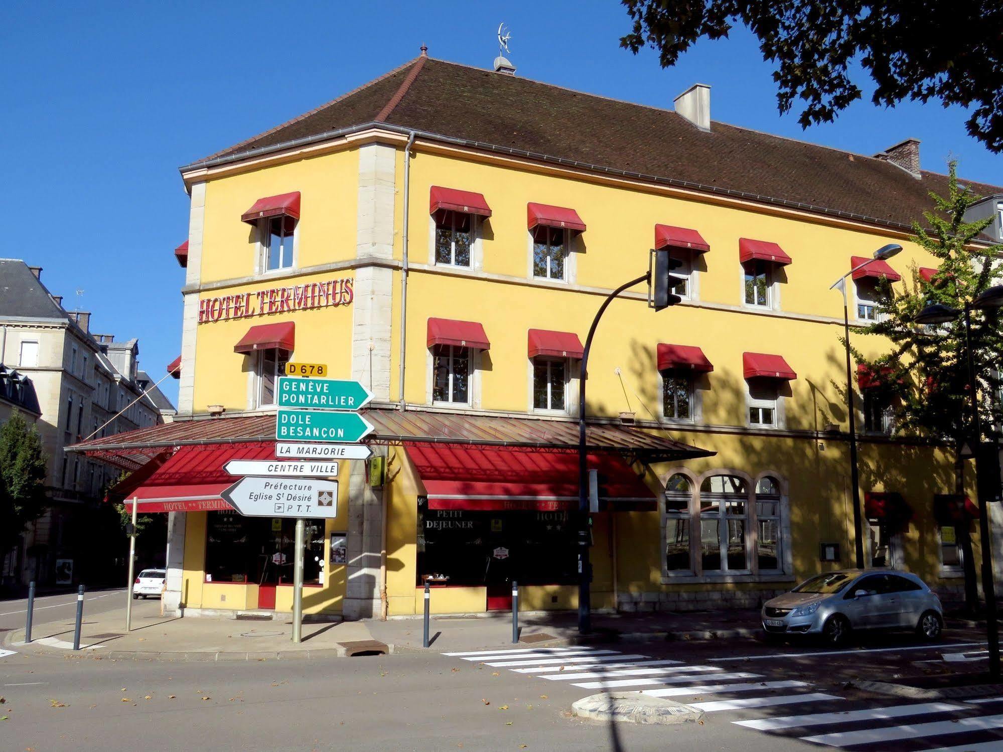 Hotel Terminus - Pizzeria Pizz'A Gogo - Salle De Sport - Face A La Gare Лон-ле-Сонье Экстерьер фото